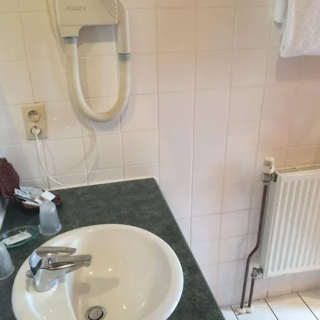 Otel Malecot By F-hotels